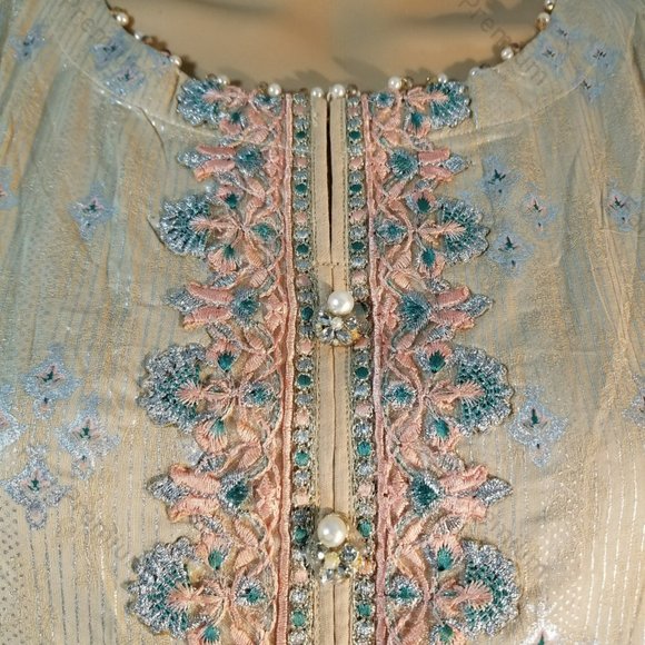 Large Pakistani Fancy Embroidered Jacquard Cotton Broshia Banarsi Shalwar Kameez - Picture 10 of 13